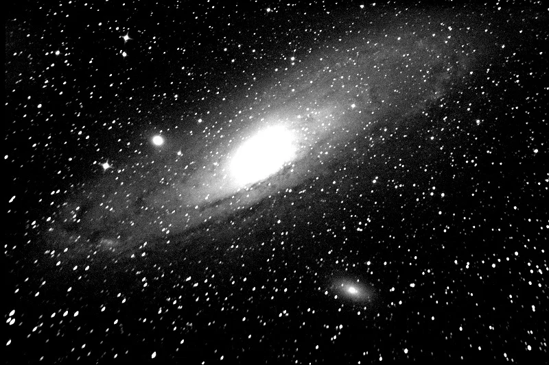 Андромеда и спутники M32 и M110