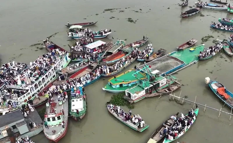 люди на узбережжі Жовтого моря